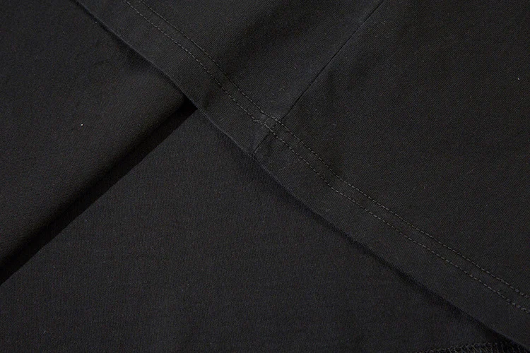 Camiseta de hombre manga corta con estampado de letras inkjet, cómoda y transpirable, ideal para uso diario. Diseño moderno y versátil.