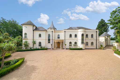 Prestige property for sale in Weybridge (United Kingdom)