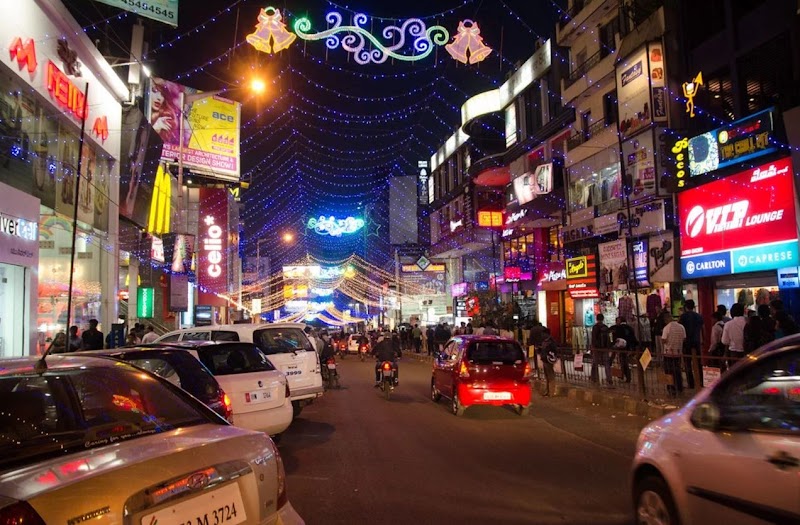 christmas-on-a-budget-bangalore_commercial_street