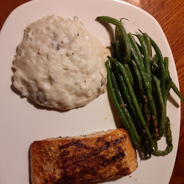 Salmon,  mash potatoes,  and green beans