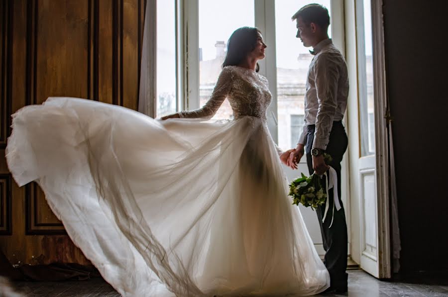 Wedding photographer Darya Goguzeva (dfpozitiv). Photo of 19 May 2019