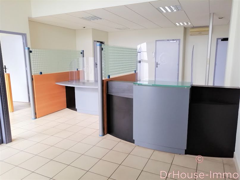 Vente locaux professionnels 13 pièces 400 m² à Gorron (53120), 490 560 €