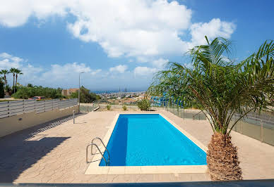 Maison avec jardin et terrasse 3