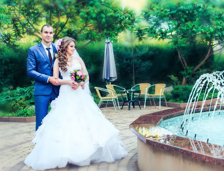 Fotógrafo de casamento Yana Garanzha (garangayana). Foto de 11 de julho 2018