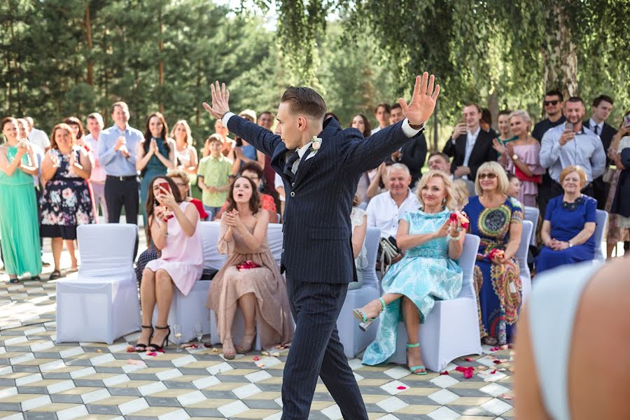 Fotógrafo de casamento Dimitriy Romanov (vishneviy). Foto de 17 de abril 2020