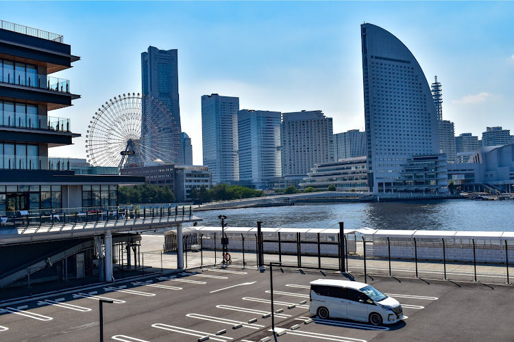 セレナのAutech・admiration・カメ活・みなとみらい・不正改造車取締月間に関するカスタム事例の投稿画像2枚目