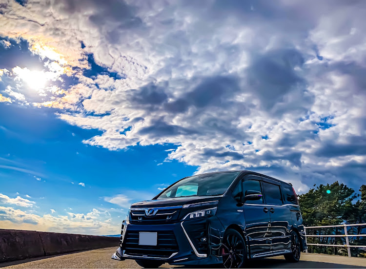 ヴォクシーのTEAM Excitación・ホイール・ドライブ・📸活🎵に関するカスタム事例の投稿画像1枚目
