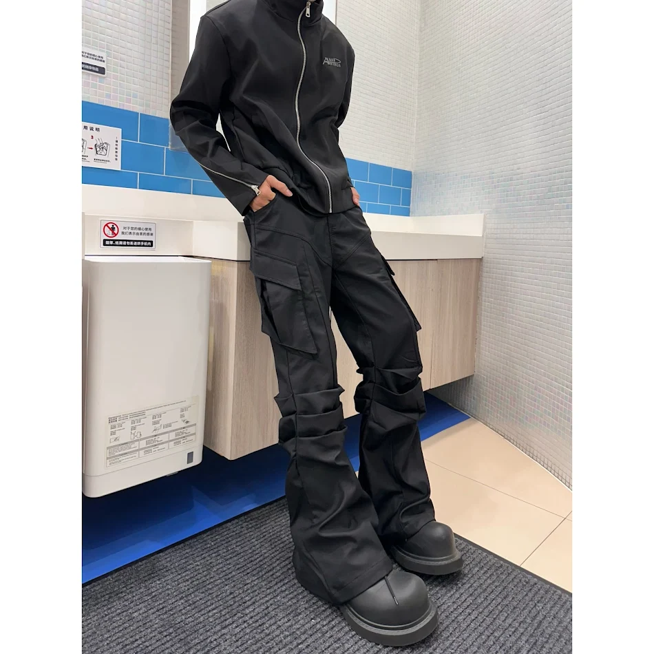 Pantalon Cargo Noir Grand à Poches Plissées pour Homme Confort et Fonctionnalité au Quotidien Idéal pour un Style Décontracté et Pratique