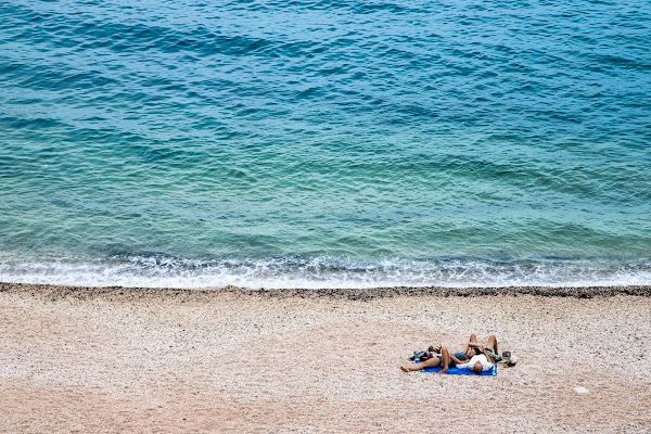 Summer on a solitary beach di E l i s a E n n E