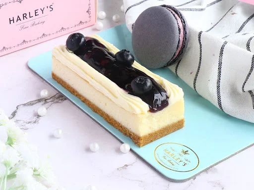 Chef's Favorate Blueberry Cheesecake With Blueberry Macaron