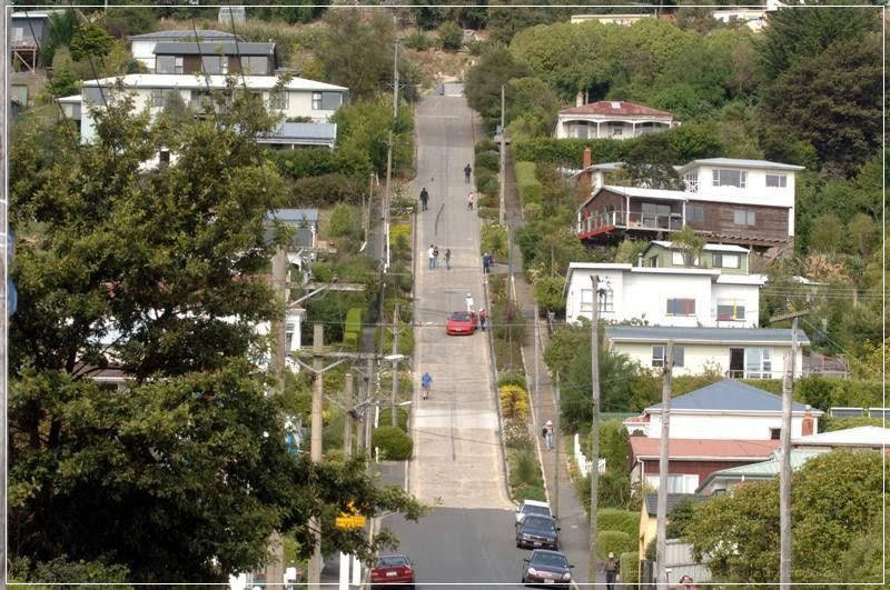 Baldwin Street, considerada a rua mais inclinada do mundo