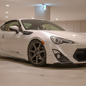 86 ZN6