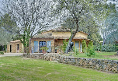 Maison avec piscine et jardin 19