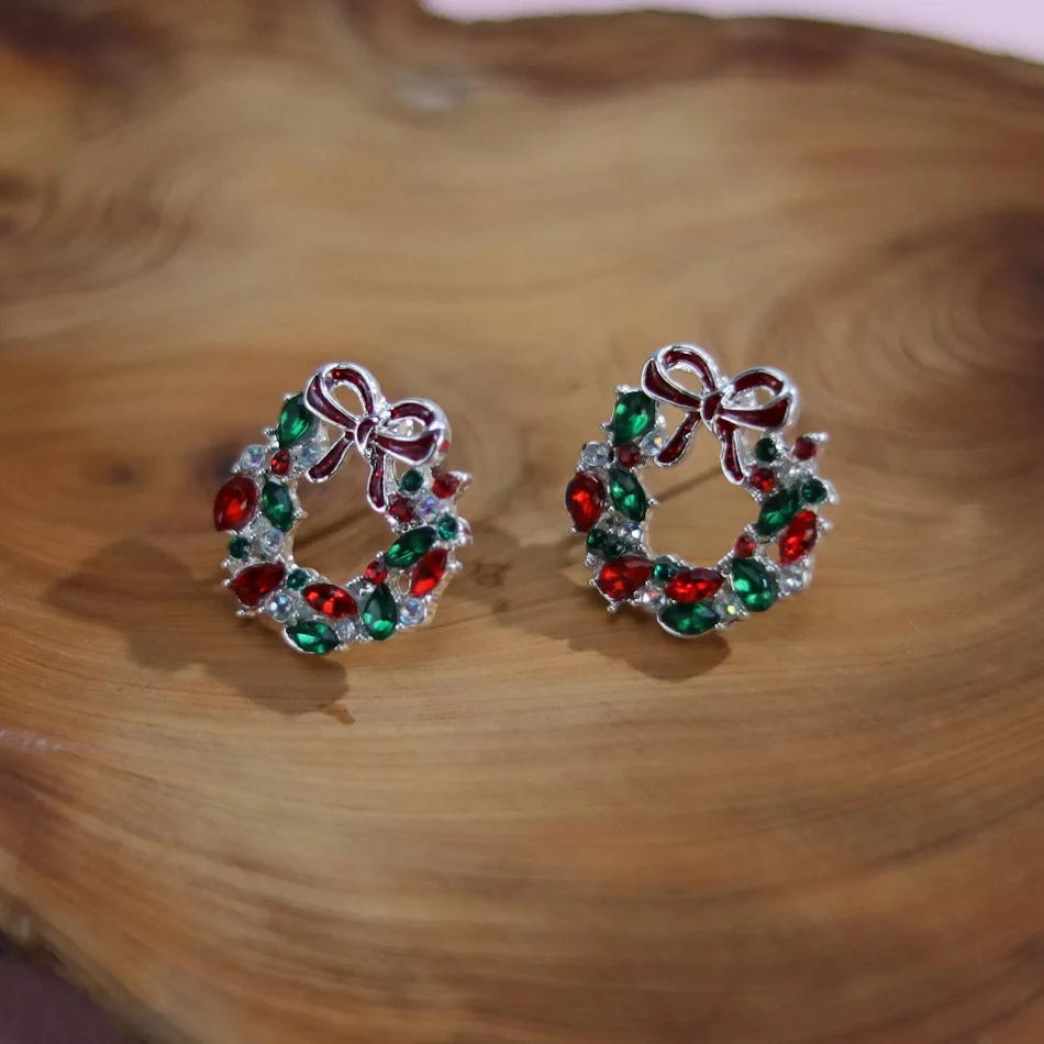 Modieuze gepersonaliseerde strik-oorhangers. Een unieke accessoire om je stijl te accentueren. Perfect cadeau voor vrouwen.