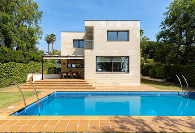 Maison avec piscine et jardin 3