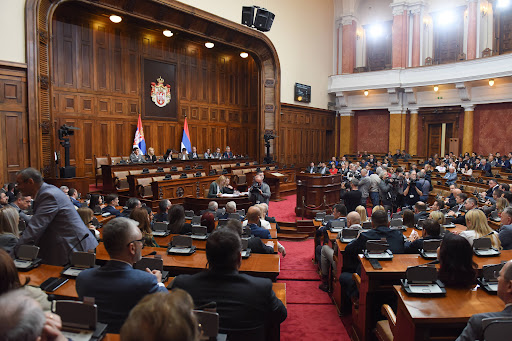 Počela sednica Skupštine Srbije o izboru nove Vlade, poslanici će raditi i posle 18.00 sati