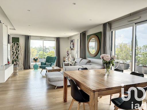 Apartment with terrace 1
