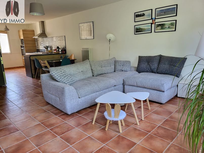 Vente maison 5 pièces 114 m² à Castres-Gironde (33640), 327 050 €