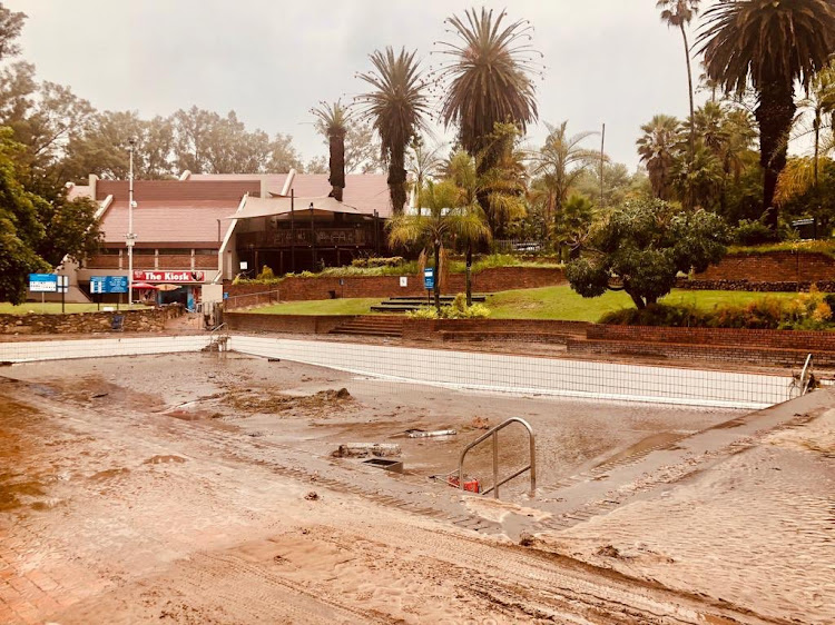 The Flood at Badplaas: The warm water pool and Hydro pools were affected.