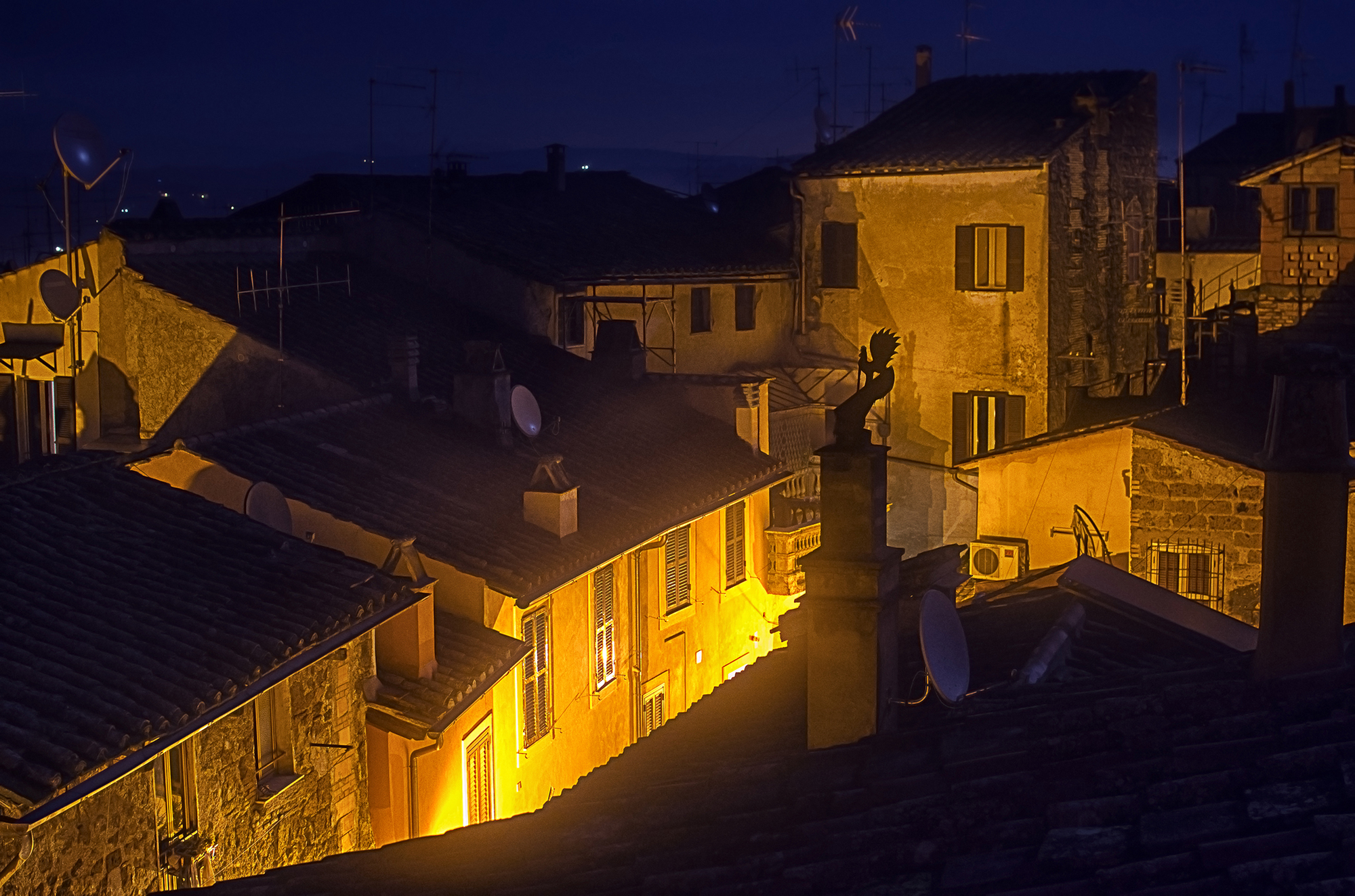 Le luci del borgo. di utente cancellato