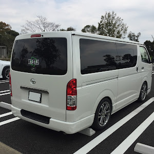 ハイエースバン TRH200V