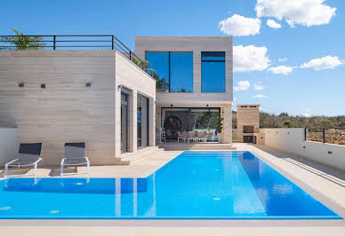 Maison avec piscine et terrasse 15