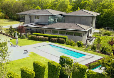 Villa avec piscine et terrasse 10