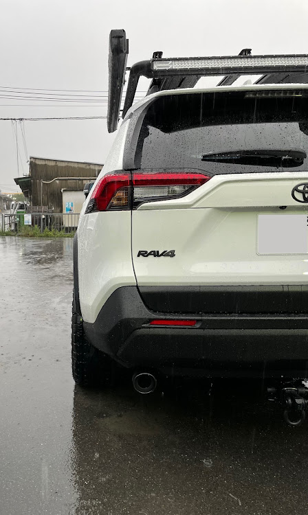 RAV4のReadylift・ワイトレ装着・ジョリーロジャーズ・フードライトブラケット・大大大満足に関するカスタム事例の投稿画像7枚目