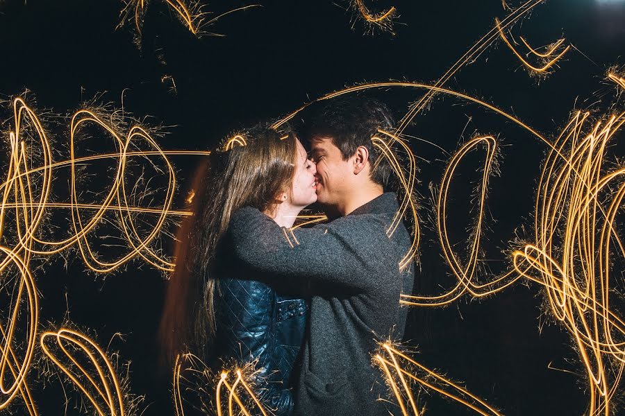 Fotografo di matrimoni Valentin Staver (valstaver). Foto del 6 dicembre 2015