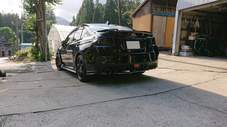 WRX S4のWRX S4・テールランプ交換・ホイールセンターキャップに関するカスタム事例の投稿画像1枚目