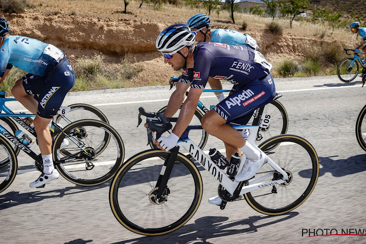 Edward Planckaert zorgt meteen voor Belgische overwinning in Ronde van Burgos, Egan Bernal komt ten val 