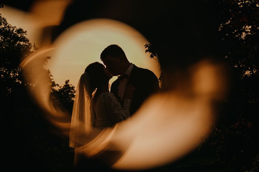 Fotógrafo de casamento Marek Curilla (svadbanavychode). Foto de 30 de maio 2023