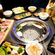 肉多多火鍋