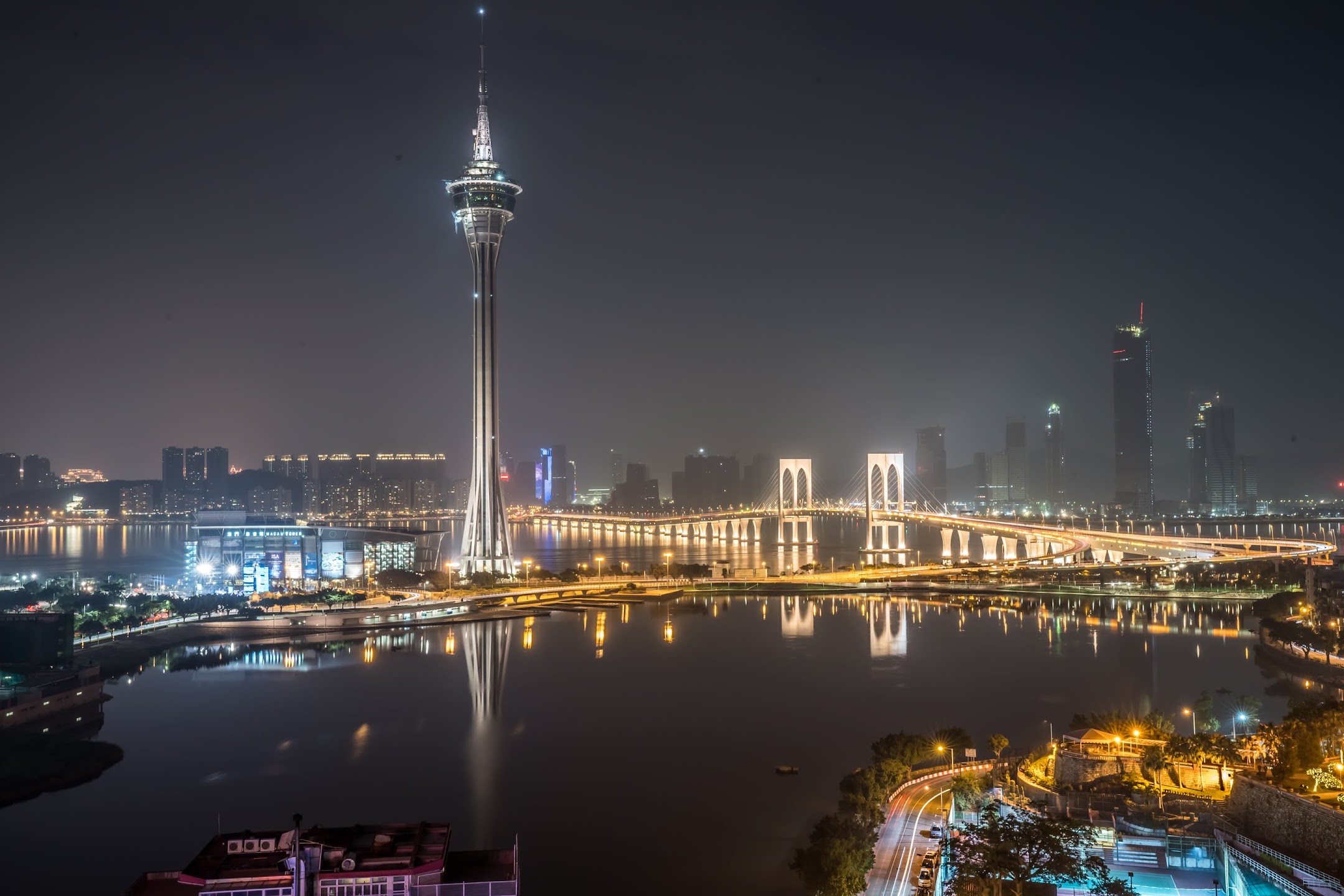 Macau Tower light-up1