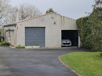 maison à Saint-Jean-d'Angély (17)