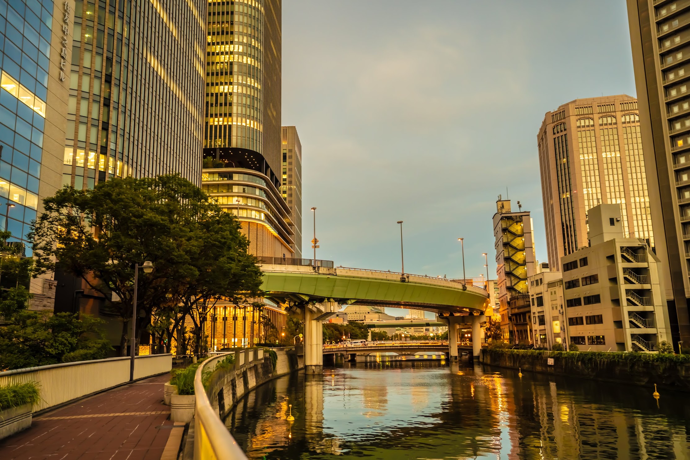 Osaka nakanoshima tosabori river2