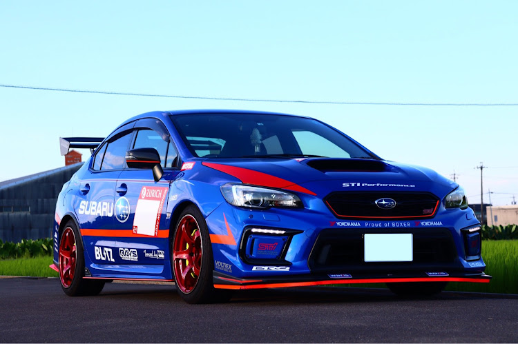 WRX STIの貼り貼りオフ・熱中症に気をつけて!!に関するカスタム事例の投稿画像1枚目