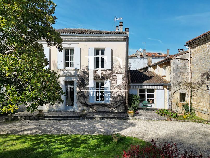 Vente maison 10 pièces 331.86 m² à Touvre (16600), 498 000 €