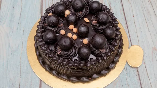 Chocolate Ball And Crunch Cake