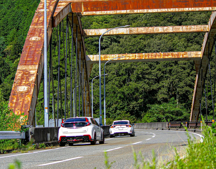 シビックタイプRのシビックタイプR FL5・神子畑選鉱場跡・とらふすじょうおおはし・道の駅　神河・竹田城跡に関するカスタム事例の投稿画像9枚目