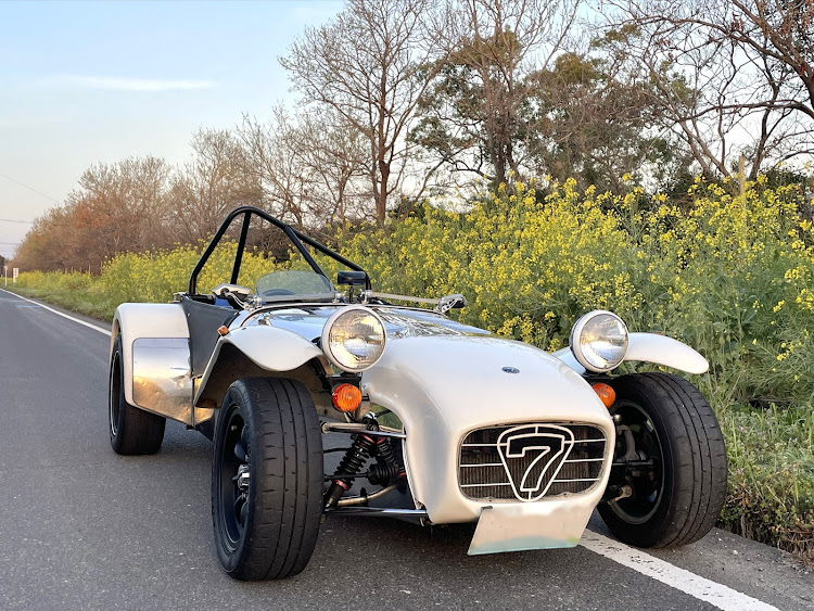 セブン 1700SSのカプチーノ EA21R・菜の花と愛車・地鶏の炭火焼きに関するカスタム事例の投稿画像1枚目