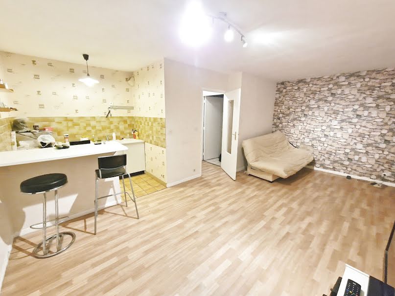 Vente appartement 1 pièce 30 m² à Le Plessis-Trévise (94420), 158 000 €