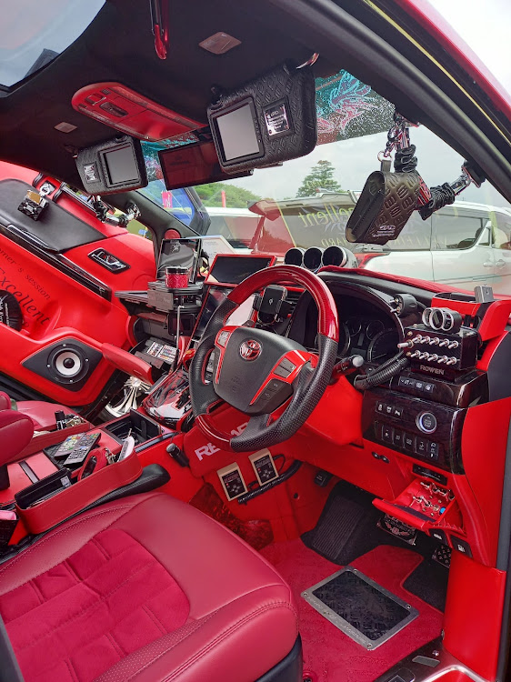 ヴェルファイアのClub Excellent・VELLFIRE・ROWEN・ROWENドレスアップミーティング・猛毒車いっぱいに関するカスタム事例の投稿画像7枚目