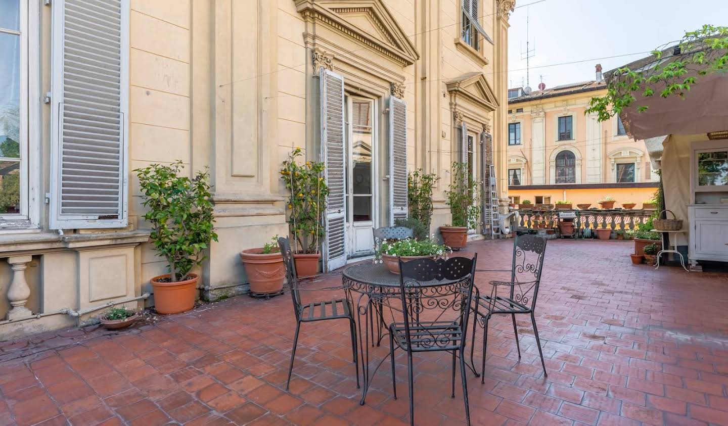 Apartment with terrace Lucca