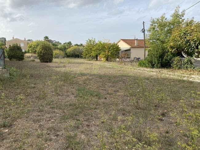 Vente terrain  450 m² à Six-Fours-les-Plages (83140), 345 000 €