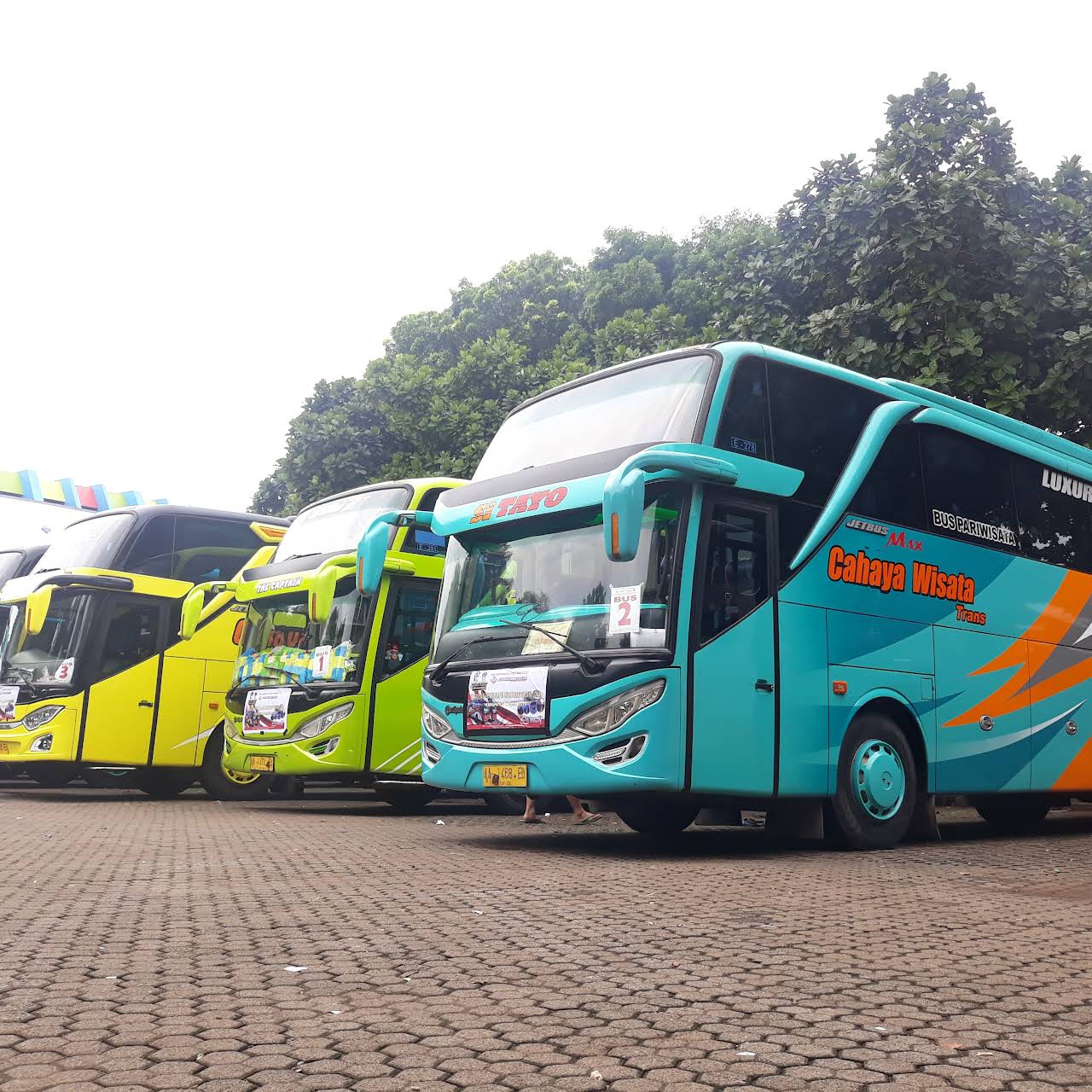 Garasi Bus Pariwisata Cahaya Wisata Holiday Accommodation