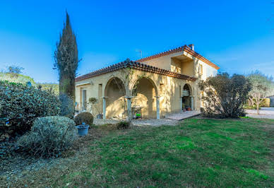 Villa with pool and terrace 4