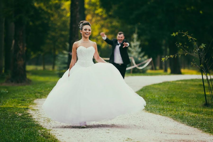 Wedding photographer Olga Falkowska (impressart). Photo of 24 February 2020