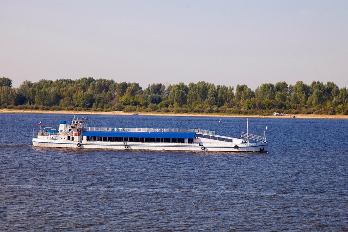 Прогулки на теплоходе в нижнем новгороде. Теплоход Садко Нижний Новгород. Судно Садко Нижний Новгород. Плавучий ресторан Садко Нижний Новгород. Теплоход ресторан Садко.