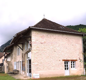 maison à Saint-benoit (01)